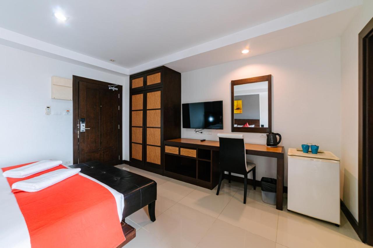 Ratana Hotel Sakdidet, Phuket Town Extérieur photo